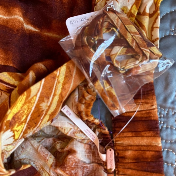 Free people top with optional straps included - Picture 2 of 3